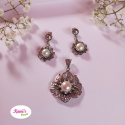 set MUNIRA